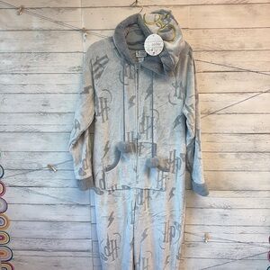 NWT Harry Potter Hogwarts fuzzy and cozy gray zip-up onesie adult size large